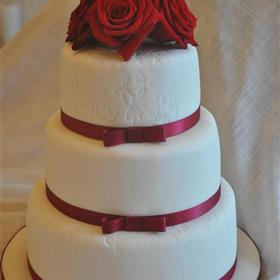 fwthumbwedding and cake 020.jpg